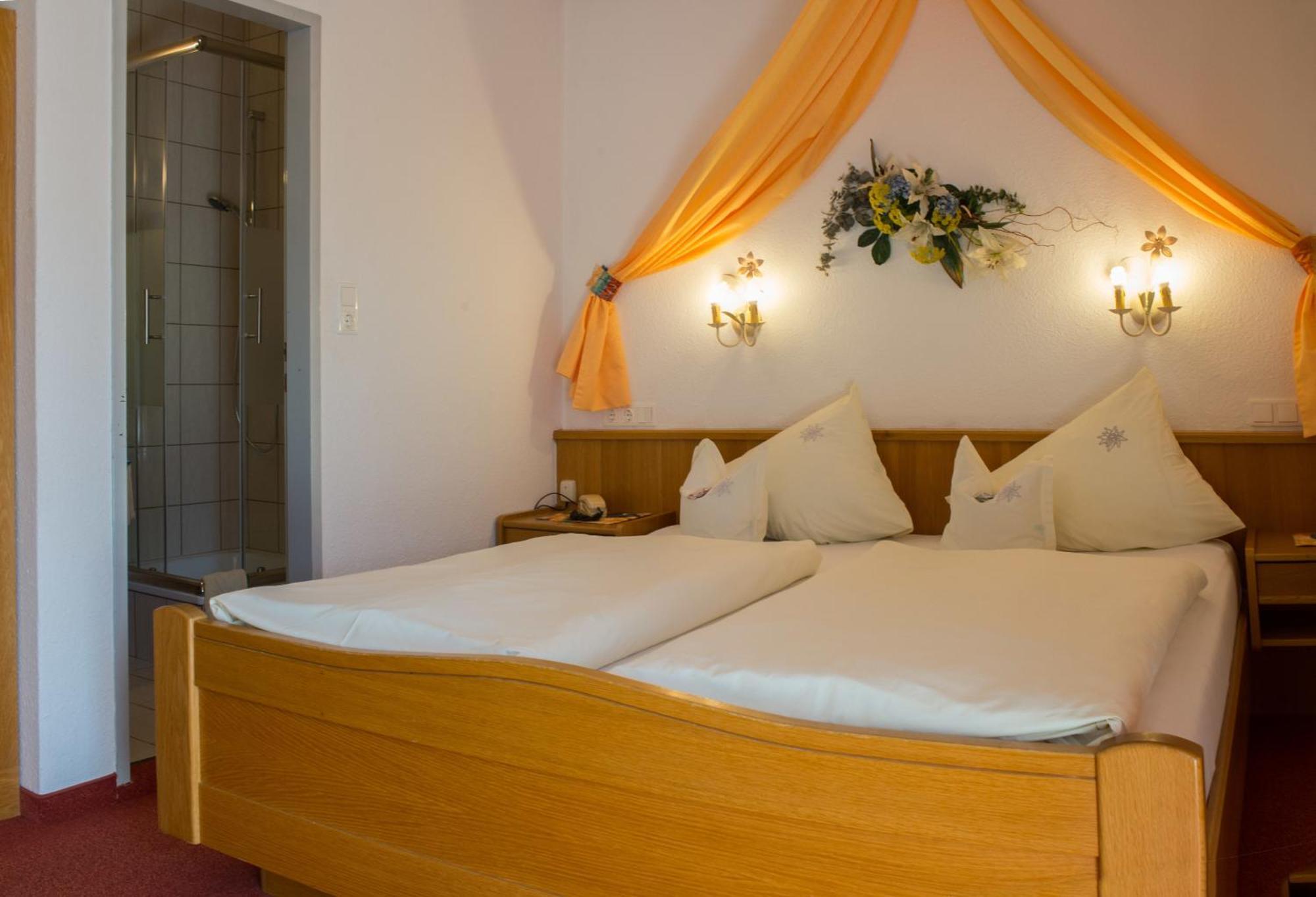 Das Edelweiss Seefeld in Tirol Room photo
